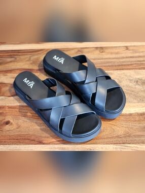 MIA Women's Stylish Black Crisscross Sandals